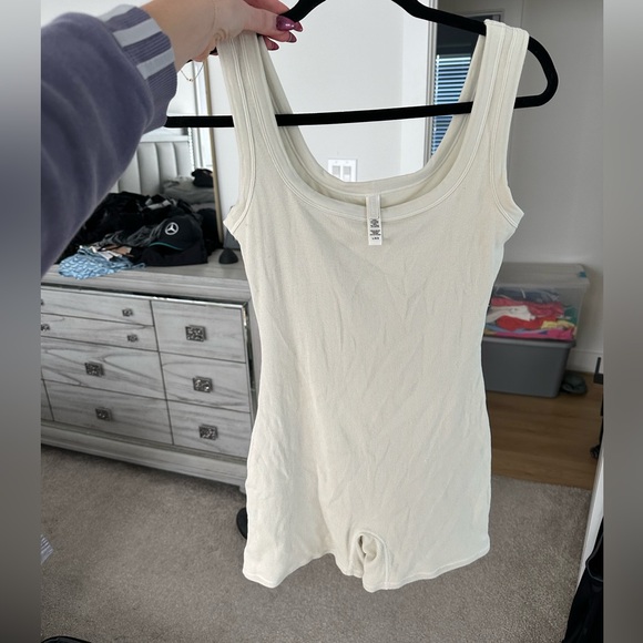 Skims onesie - Picture 5 of 5